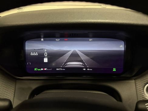 Used 2019 Land Rover Range Rover Velar R-Dynamic SE image 32