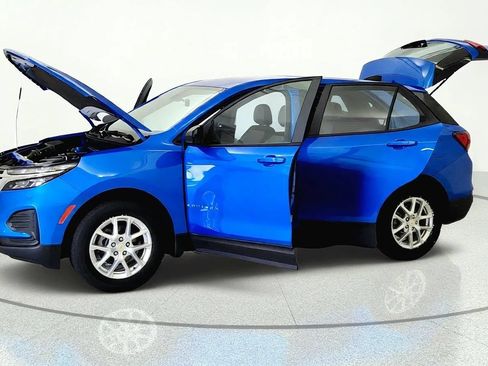 Used 2024 Chevrolet Equinox LS w/ LPO, Floor Liner Package FWD image 9