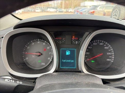 Used 2017 Chevrolet Equinox LT w/ Convenience Package image 12