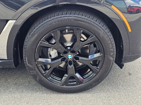 Used 2022 BMW X7 xDrive40i w/ Premium Package AWD/4WD image 9