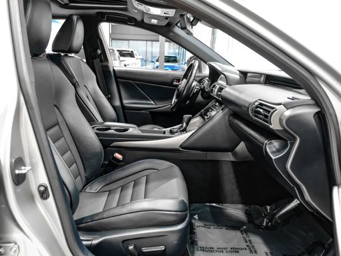 Used 2019 Lexus IS 300 RWD image 35
