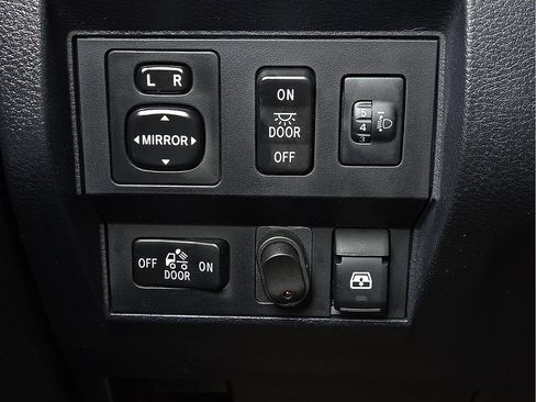 Used 2017 Toyota Tundra SR5 w/ TRD Off Road Package AWD/4WD image 18