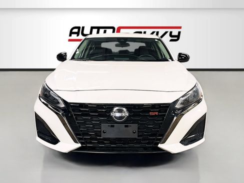 Used 2024 Nissan Altima 2.5 SR AWD/4WD image 2