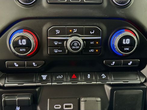 Used 2023 Chevrolet Silverado 2500 LT w/ Convenience Package image 16