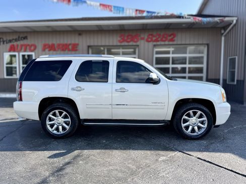 Used 2011 GMC Yukon Denali AWD/4WD image 1