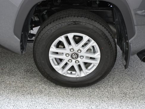 Used 2026 Toyota Tundra SR5 w/ SR5 Convenience Package RWD image 10