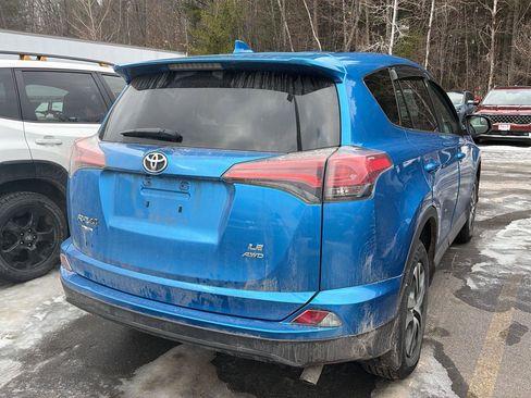 Used 2017 Toyota RAV4 LE image 6