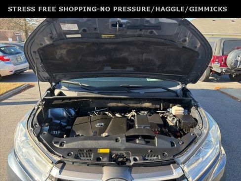 Used 2019 Toyota Highlander XLE image 10