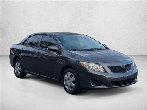 Used 2010 Toyota Corolla LE image 3