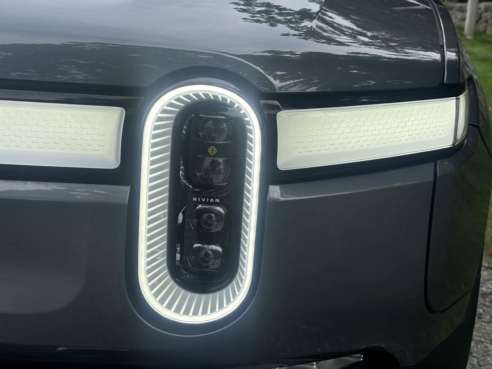 Used 2022 Rivian R1S Launch Edition Quad AWD/4WD image 23