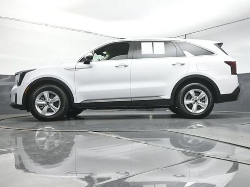 Used 2026 Kia Sorento LX FWD image 34