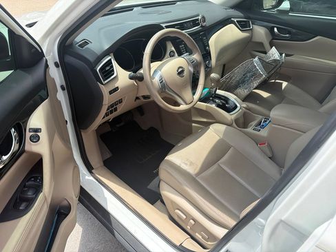 Used 2015 Nissan Rogue SL w/ SL Premium Package FWD image 5