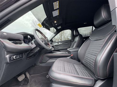 Used 2025 Ford Explorer ST-Line image 14