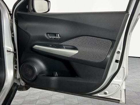 Used 2019 Nissan Kicks SV FWD image 27