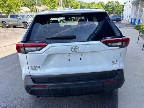 Used 2023 Toyota RAV4 XLE Premium AWD/4WD image 5