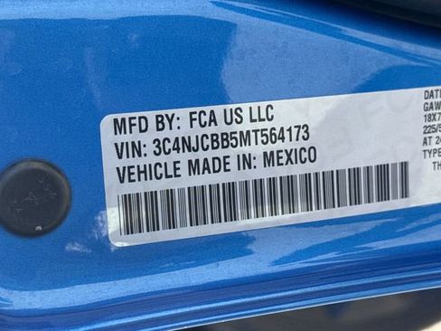 Used 2021 Jeep Compass Latitude w/ Sun and Sound Group image 32