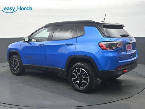 Used 2025 Jeep Compass Trailhawk AWD/4WD image 5