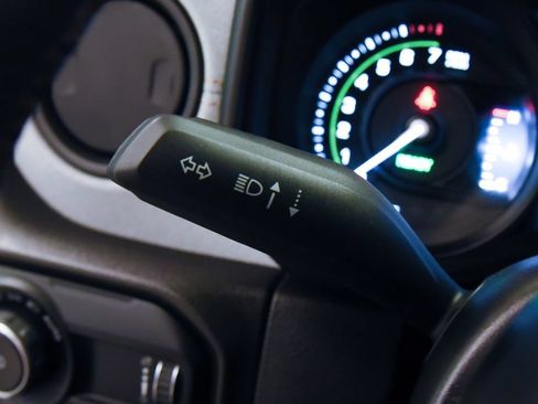 Used 2024 Jeep Wrangler Unlimited AWD/4WD image 27