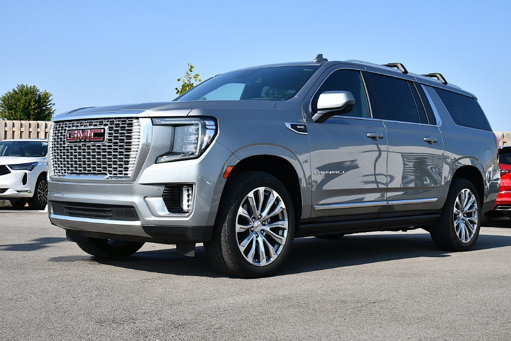 Used 2024 GMC Yukon XL Denali AWD/4WD image 4