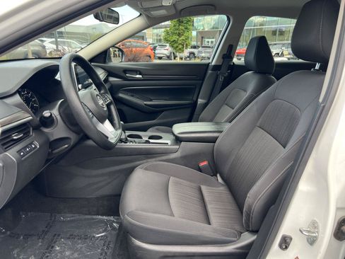 Used 2025 Nissan Altima 2.5 SV FWD image 27