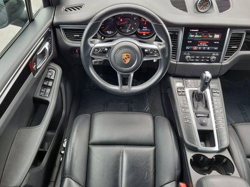 Certified 2018 Porsche Macan AWD/4WD image 21