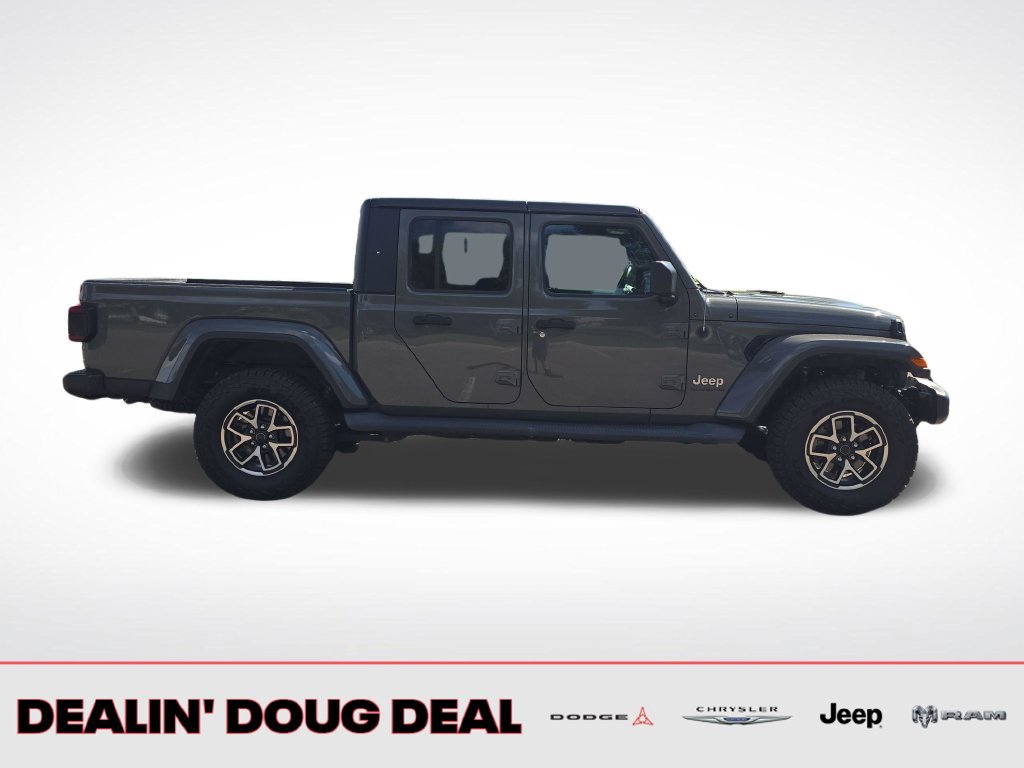 Used 2020 Jeep Gladiator Overland AWD/4WD image 6
