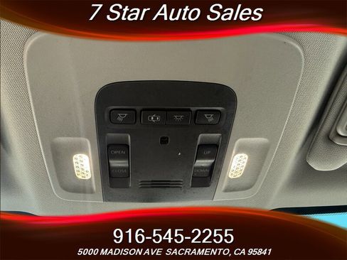 Used 2018 Toyota Camry SE image 10