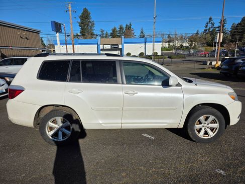 Used 2010 Toyota Highlander 2WD image 8