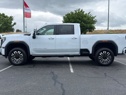 New 2026 GMC Sierra 2500 Denali Ultimate image 8