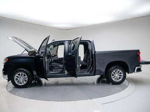 Used 2024 Chevrolet Silverado 1500 LT w/ Z71 Off-Road Package AWD/4WD image 19