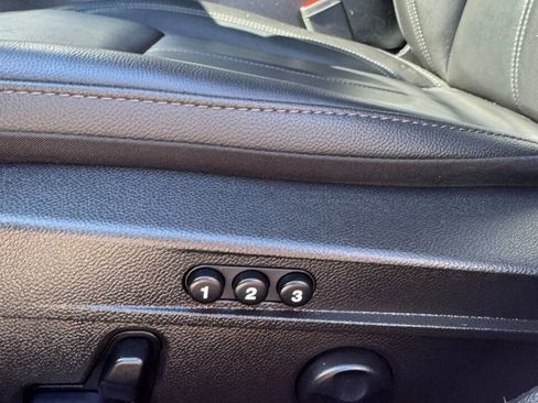 Used 2019 Alfa Romeo Giulia w/ Nero Edizione image 26