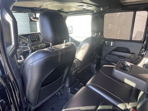 Used 2022 Jeep Wrangler Unlimited Sahara image 28