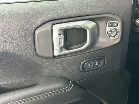 Used 2022 Jeep Wrangler Unlimited Sahara w/ Cold Weather Group AWD/4WD image 26