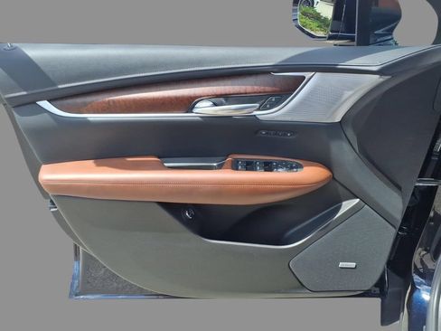 Used 2021 Cadillac XT5 Premium Luxury FWD image 16