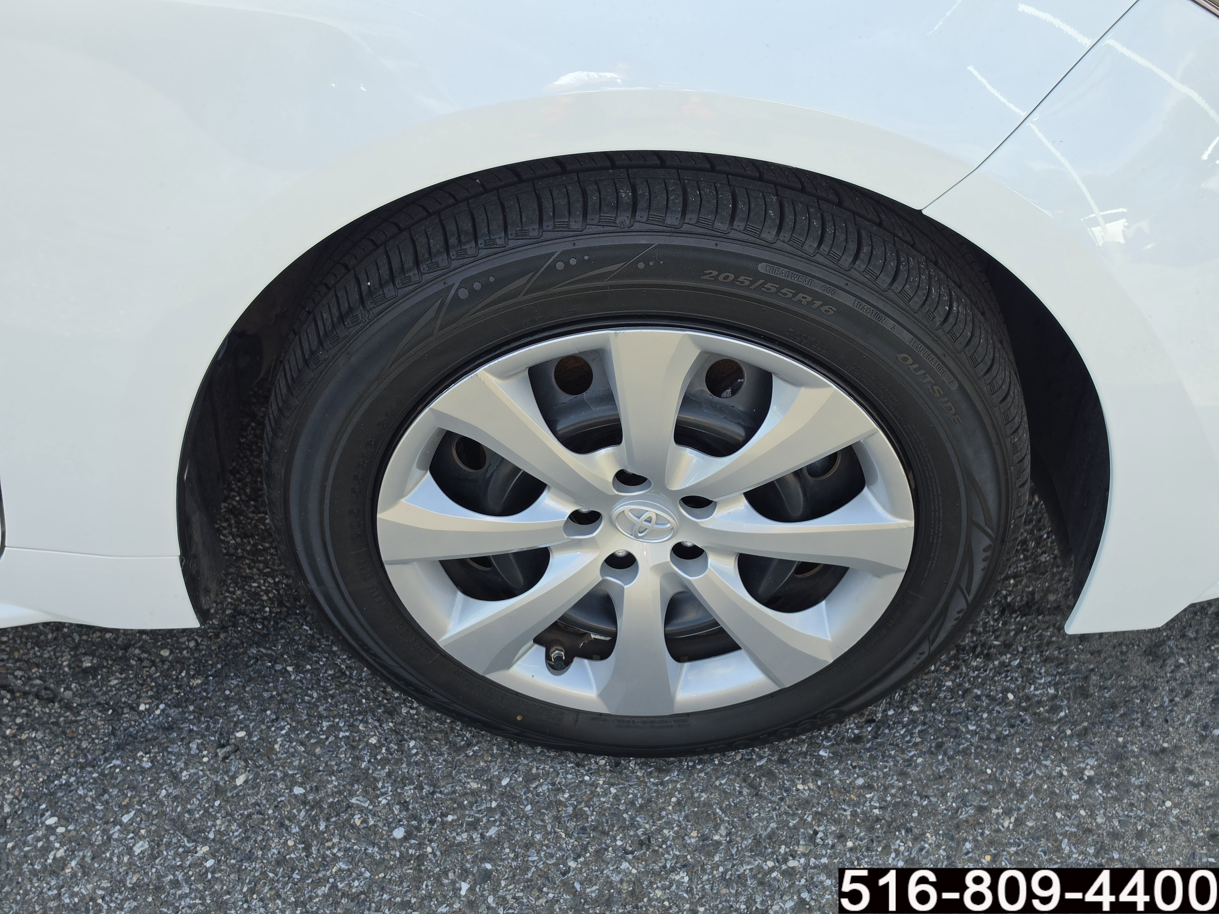 Used 2020 Toyota Corolla LE FWD image 10