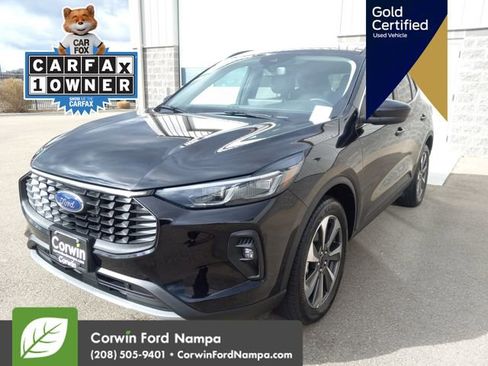 Used 2025 Ford Escape Platinum image 9