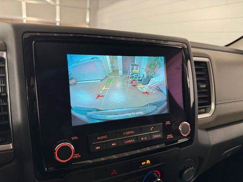 Used 2022 Nissan Frontier SV w/ Technology Package image 23