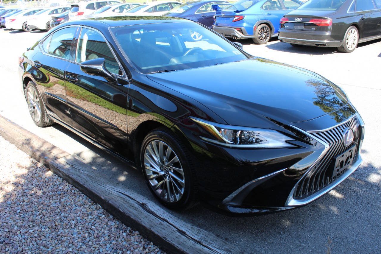 Used 2020 Lexus ES 300h w/ Accessory Package 2 FWD image 5