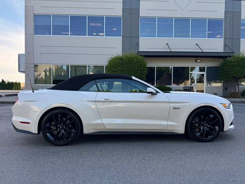 Used 2017 Ford Mustang GT Premium w/ Equipment Group 401A RWD image 15