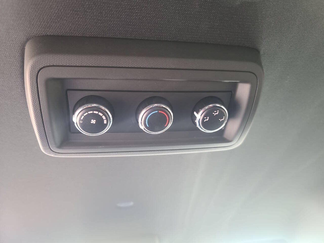 Used 2016 Dodge Grand Caravan SE FWD image 25