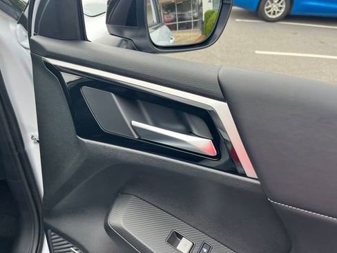 New 2026 Mitsubishi Outlander LE FWD image 30