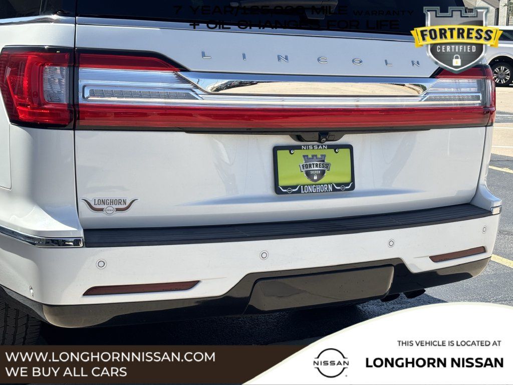 Used 2020 Lincoln Navigator 4WD image 5