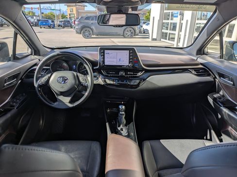 Used 2019 Toyota C-HR Limited FWD image 29