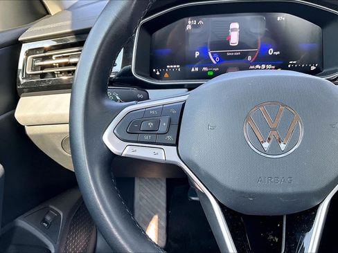 Used 2025 Volkswagen Jetta SE FWD image 19