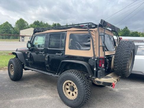 Used 2018 Jeep Wrangler Unlimited Rubicon AWD/4WD image 3