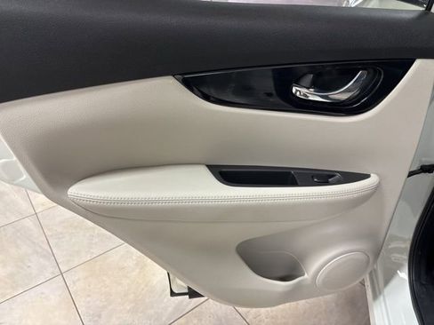 Used 2019 Nissan Rogue Sport SL w/ Premium Package image 14