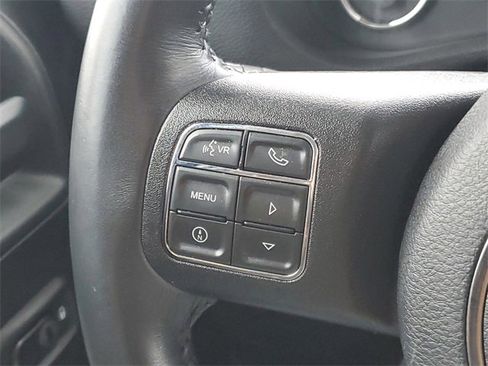 Used 2017 Jeep Wrangler Unlimited Sahara w/ Connectivity Group image 13