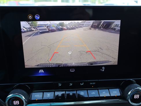 Used 2025 Chevrolet Colorado Trail Boss AWD/4WD image 26