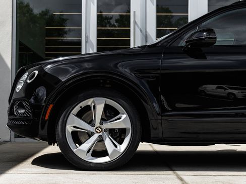 Certified 2020 Bentley Bentayga image 12