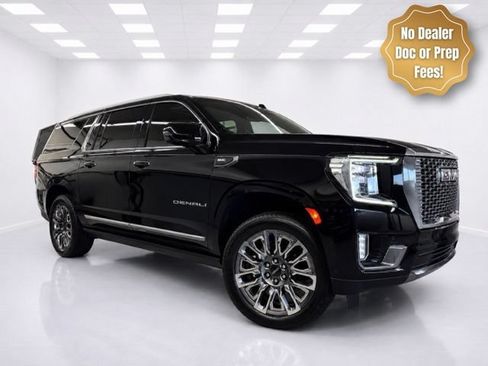 Used 2023 GMC Yukon XL Denali Ultimate w/ LPO, Floor Liner Package AWD/4WD image 1